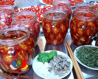 Đóng lọ cà chua khô